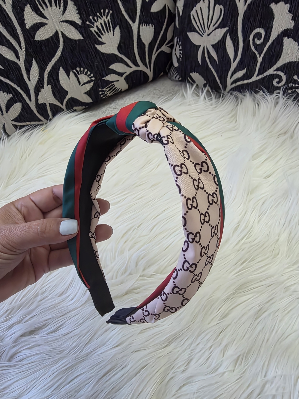 Luxury-Inspired Green and Red Knotted Headband - Picture 4 of 6